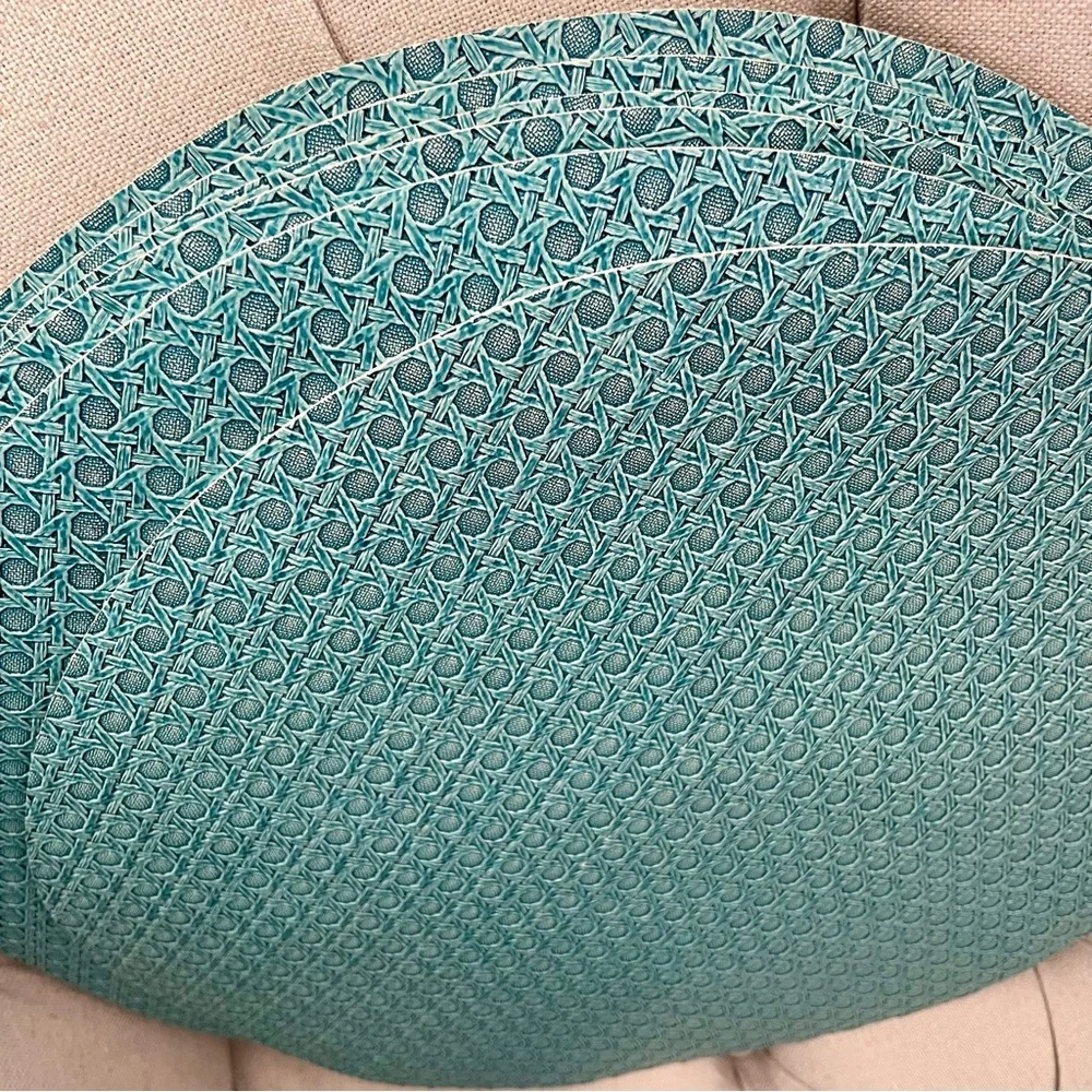 🩵 New 6 pcs Crate & Barrel Archie 15” Round Aqua Placemat Turquoise Blue Green